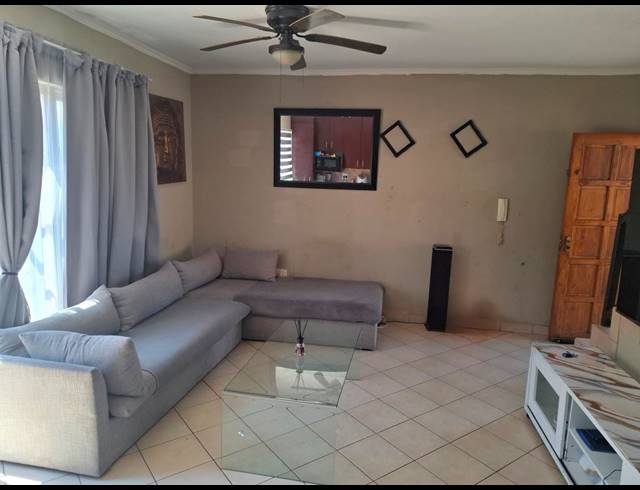 2 BEDROOM SECTIONAL TITLE FOR SALE IN EIKE PARK